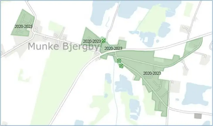 Kort 2.3. Ejendommen i Munke Bjergby der skal kloaksepareres eller spildevandskloakeres i 2020- 23. Overl&oslash;b fra f&aelig;lleskloak, der om- eller nedl&aelig;gges ved gennemf&oslash;rsel af projektet.